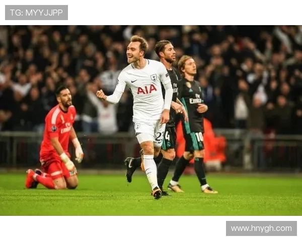 [冠军欧洲]皇马任意球贝尔后蹭 拉莫斯抢点破门.